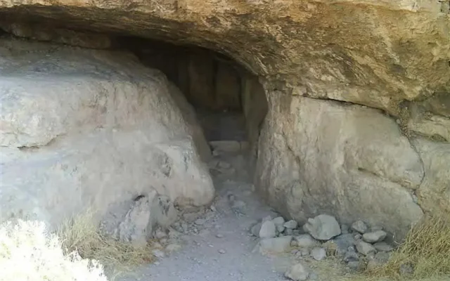 غار آوزا یکی از مکان های گردشگری کرمانشاه