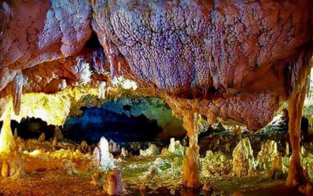 غار گرگر لوکا یکی از مکان های گردشگری رامسر