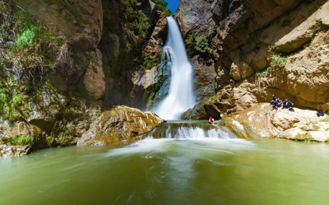 آبشار شلماش یکی از مکان های گردشگری اذربایجان غربی
