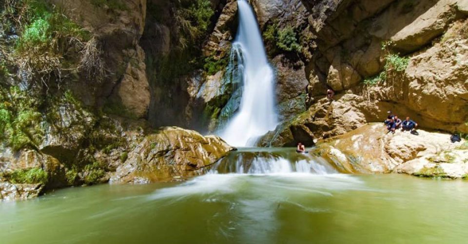 آبشار شلماش یکی از مکان های گردشگری اذربایجان غربی