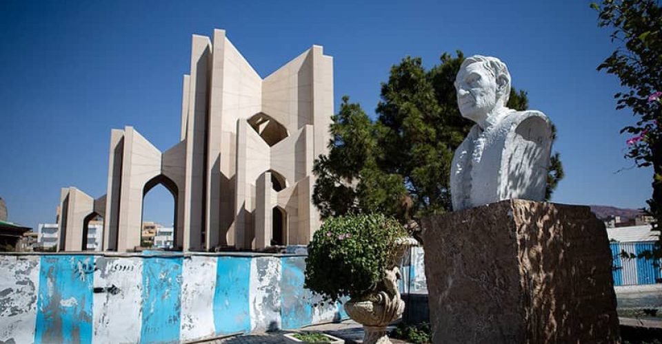 مقبره الشعرا یکی از مکان های گردشگری آذربایجان شرقی