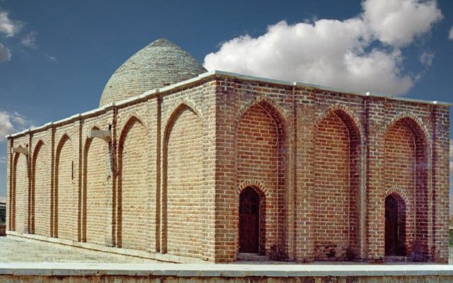 مقبره بداق سلطان مهاباد یکی از مکان های گردشگری اذربایجان غربی