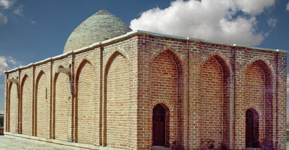 مقبره بداق سلطان مهاباد یکی از مکان های گردشگری اذربایجان غربی