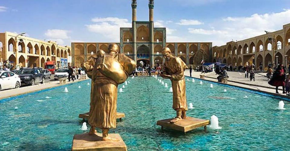 میدان امیر چخماق یکی از مکان های گردشگری یزد