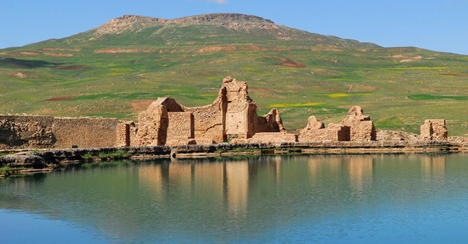 تخت سلیمان یکی از مکان های گردشگری اذربایجان غربی