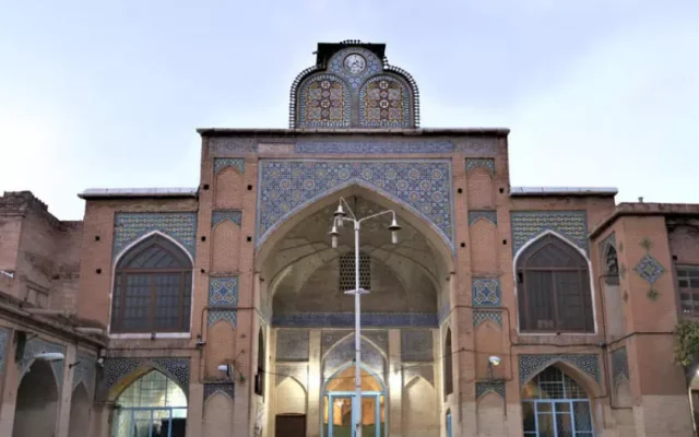 مسجد مشیر یکی از مکان های تفریحی شیراز