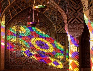 مسجد نصیر الملک یکی از مکان های تفریحی شیراز